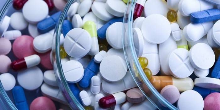 Vajinal kuruluk tedavisi için hormonal tabletler