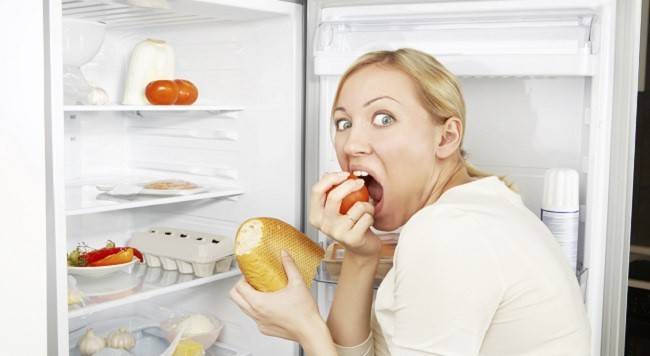 Bulimia, geladeira, comida