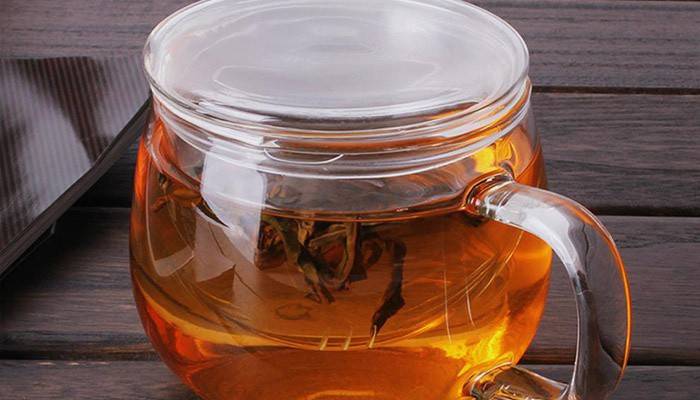 Té preparado en una taza
