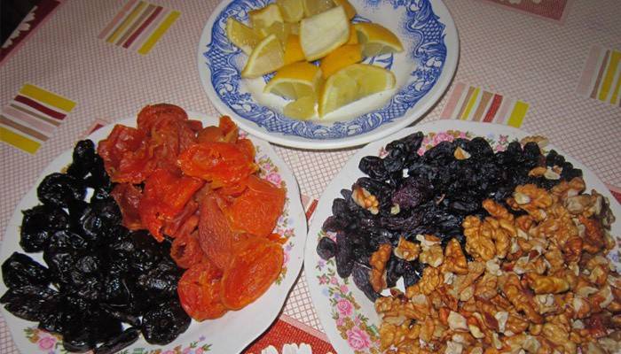Ingredientes para a fabricação de remédios populares para calcificações nos pulmões
