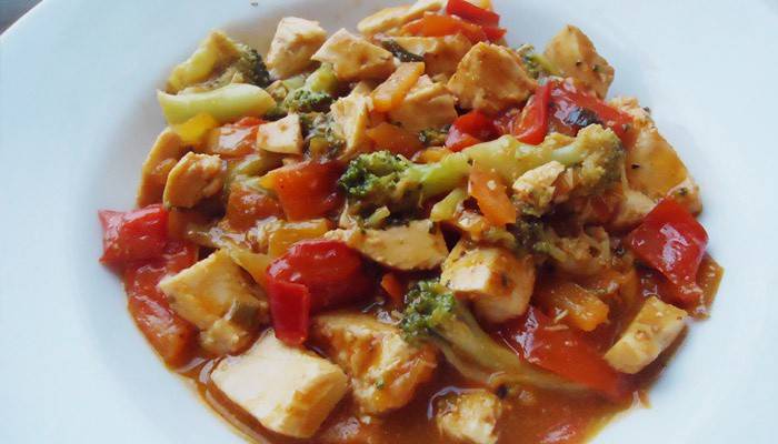 Pollo y verduras al estilo chino