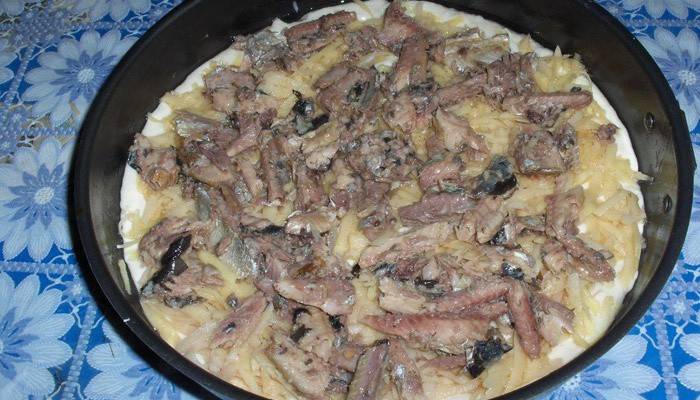 Preparando los ingredientes para el pastel de pescado