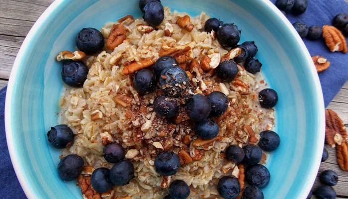 Avena con bayas y nueces