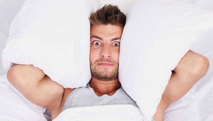 Homem preocupado com prostatite