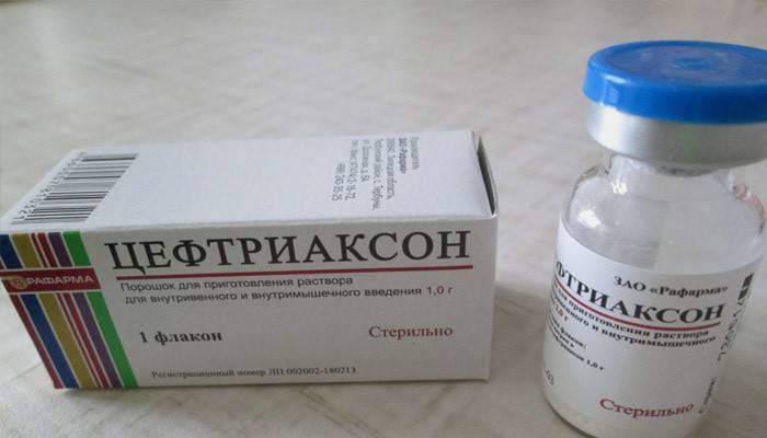 Ceftriaxón na liečbu abscesu v krku
