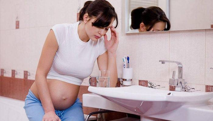 Niña embarazada tiene toxicosis