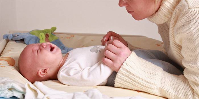 Mamá y bebé recién nacido