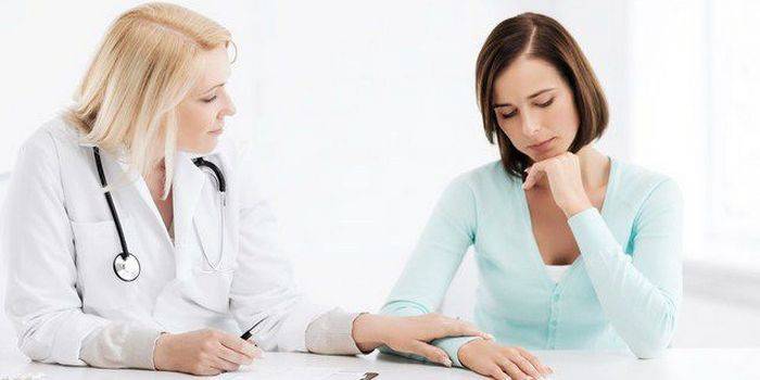 Consulta con un especialista en el tratamiento de la clamidia.