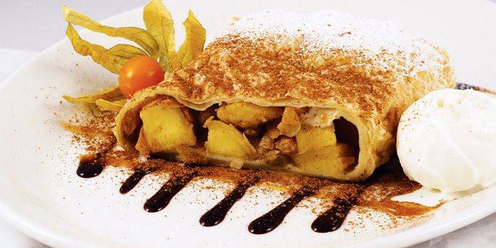 Jak zrobić strudel jabłkowy
