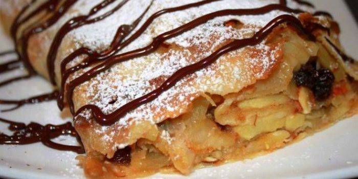 Jak gotować strudel jabłkowy w powolnej kuchence