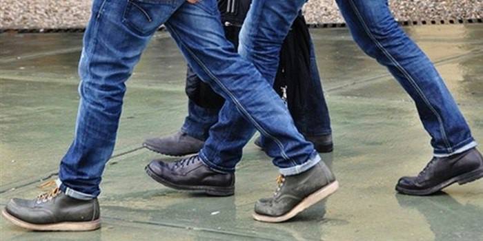 Como cara calça jeans