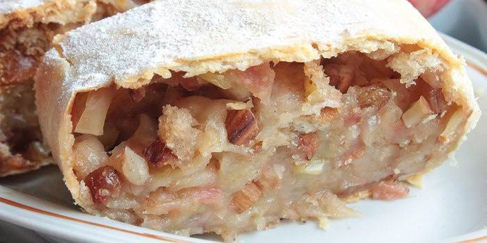 Strudel jabłkowy z migdałami