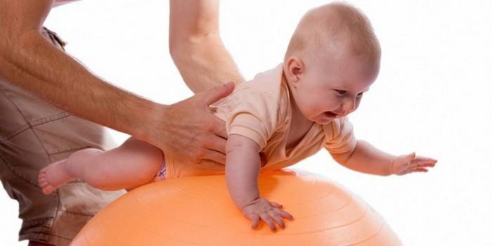 Aulas de fitball para crianças de 3 meses