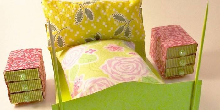 Cama para barbie
