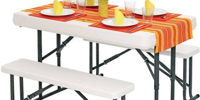 Mesa dobrável de plástico