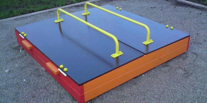 Caja de arena con tapa