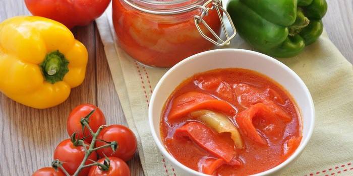 Colheita com tomates para o inverno
