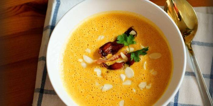 Sopa de tocino y crema de calabaza