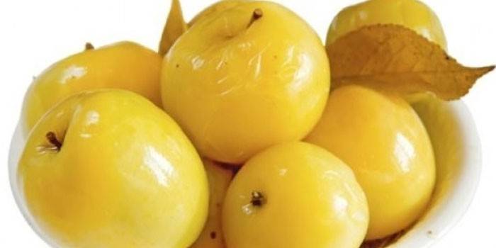 Manzanas en escabeche