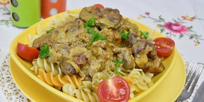 Hígado de ternera con pasta