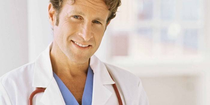 Médico masculino