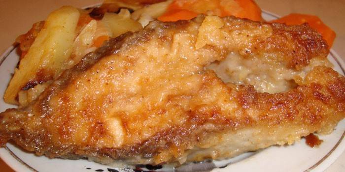 Ružový steak z lososa so zemiakmi