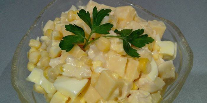 Pollo con piña y maíz