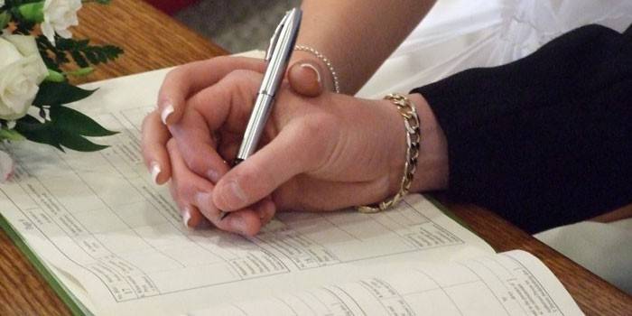 Mujer y hombre en la boda