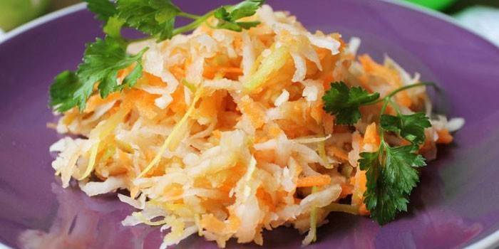 Ensalada de zanahorias, daikon y manzanas