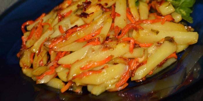 Chipsy z koreańską marchewką i cebulą
