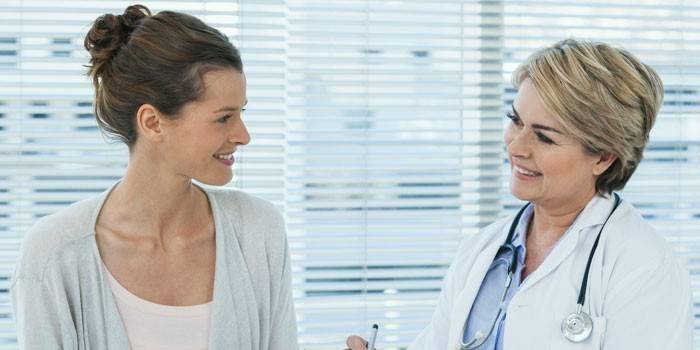 Chica y doctor