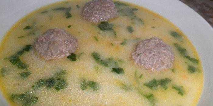 Sopa de queijo de almôndega