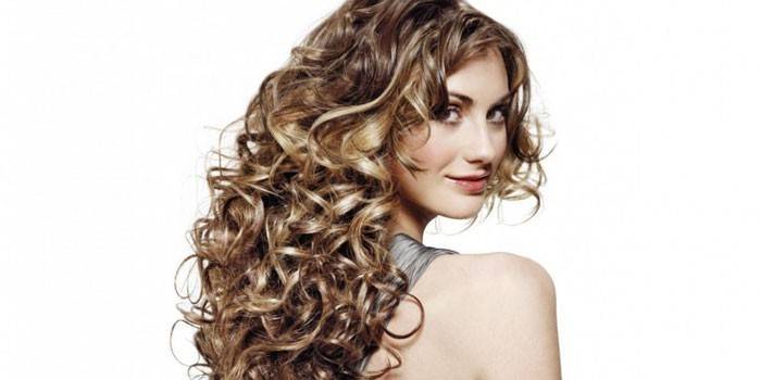 Kręcone blond