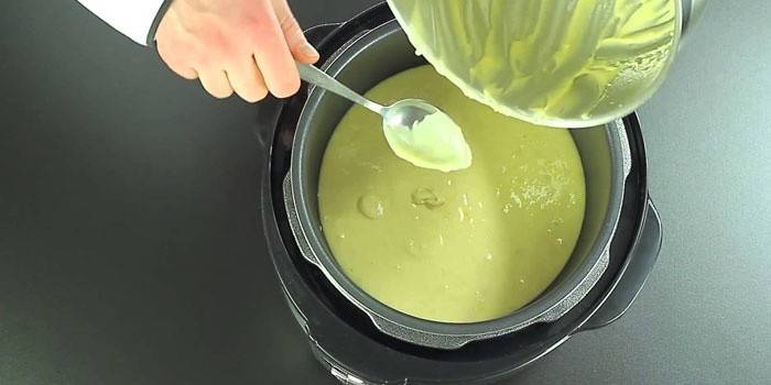 Masa de galletas en una multicocina