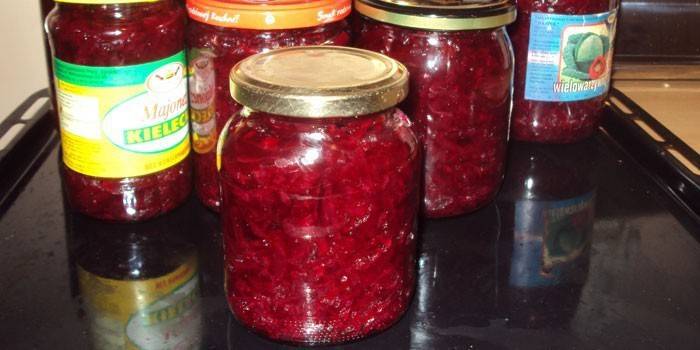 Ensalada de remolacha y zanahoria en frascos