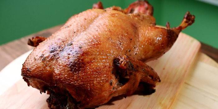 Carcaça de pato assada