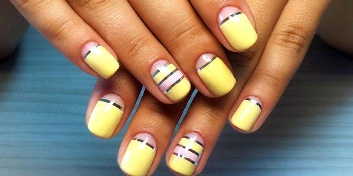 Manicure listrado