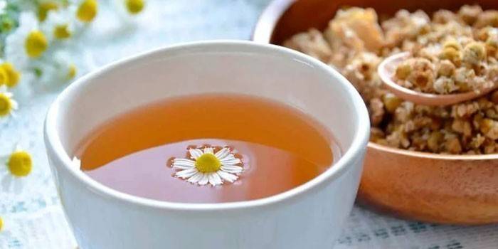Caldo de manzanilla