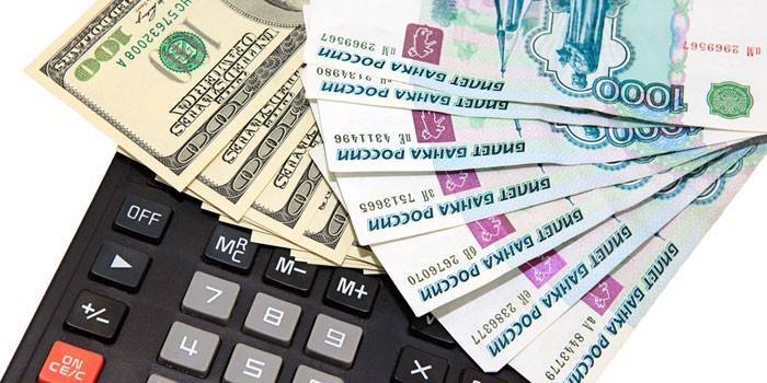 Banknoty na kalkulatorze