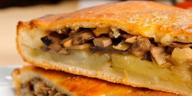 Torta com batatas e cogumelos