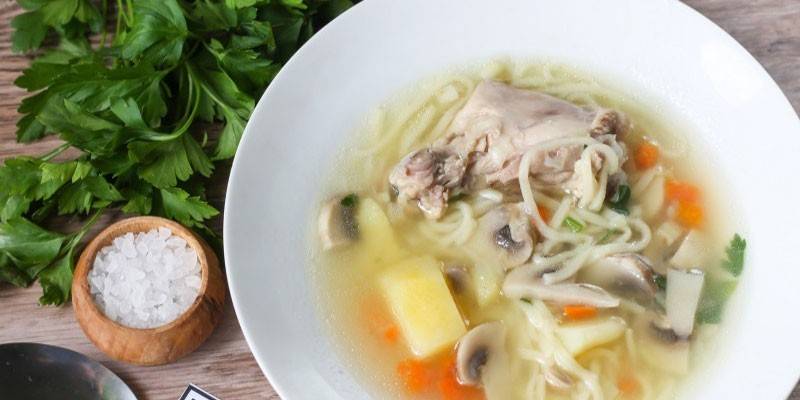 Sopa de Champiñones y Fideos