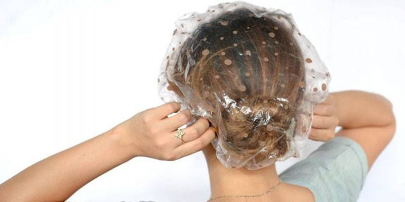 Comprimir con té negro para el cabello.