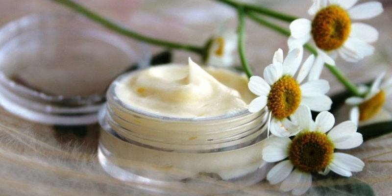 Creme em uma jarra