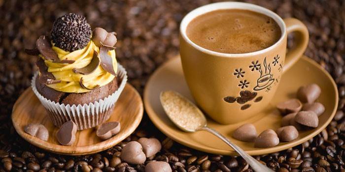 Café clássico com chocolate