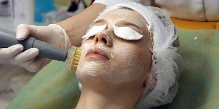 Brosage facial