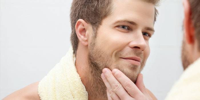 Um, homem, com, overgrown, stubble