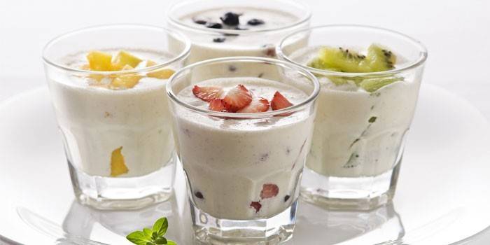 Yogurt en una olla de cocción lenta