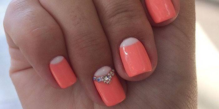 Manicure lua com strass