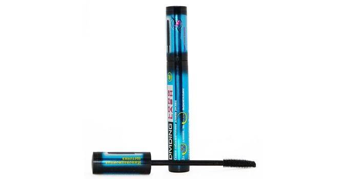Long Lash Mascara dividindo