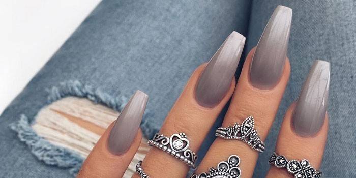 Forma de bailarina de platino para uñas